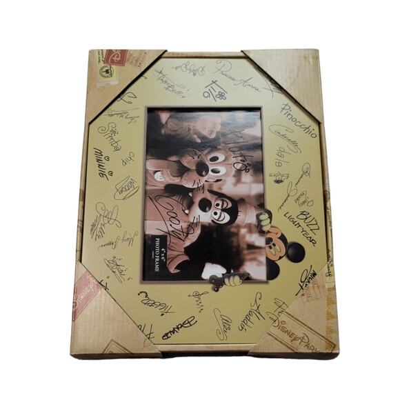 Disney Park Mickey and Friends Photo Frame with Characters Autographs 4"X6" - Picture 3 of 7